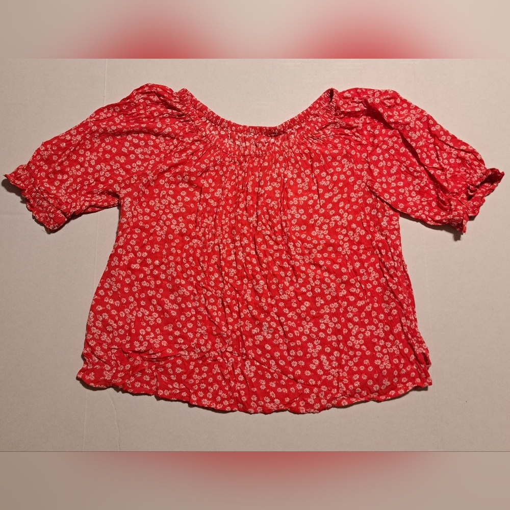 🤑 3/$15 Red Floral Top
